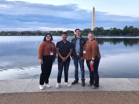 Photo of 4H ambassadors in Washington, D.C.