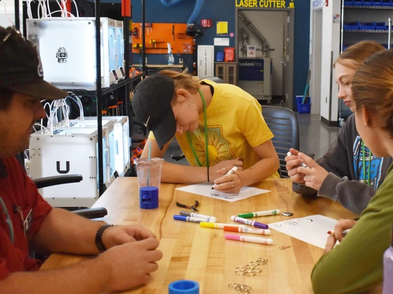 4-H youth in FAB Lab working on project