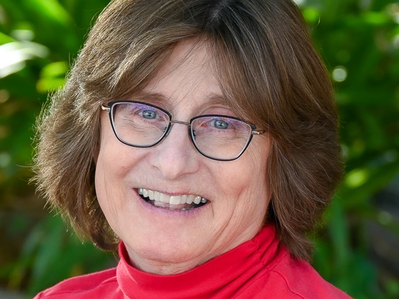 Headshot of Cathy Munger