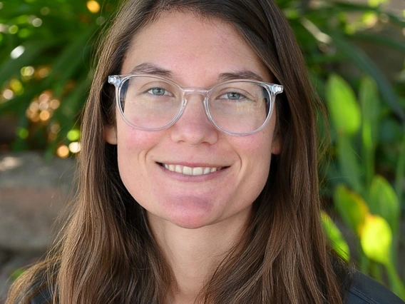 HEadshot of Amanda O