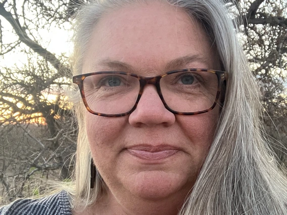 Photo of Jennifer Bell