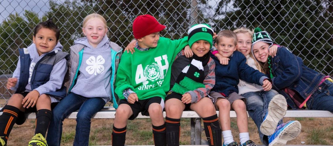 4-H kids on bench