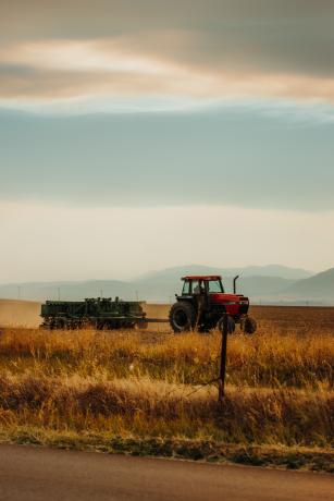 Tractor on farm - credit: Jakob Rosen